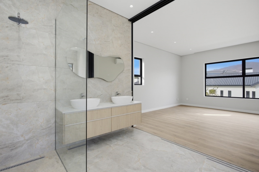 5 Bedroom Property for Sale in Val De Vie Estate Western Cape